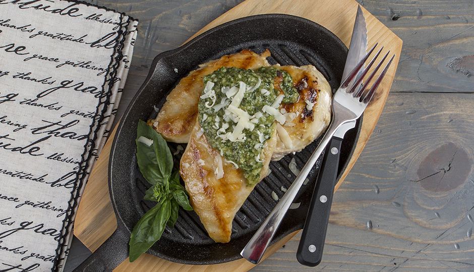 Grilled Chicken & Cheddar-Basil Pesto